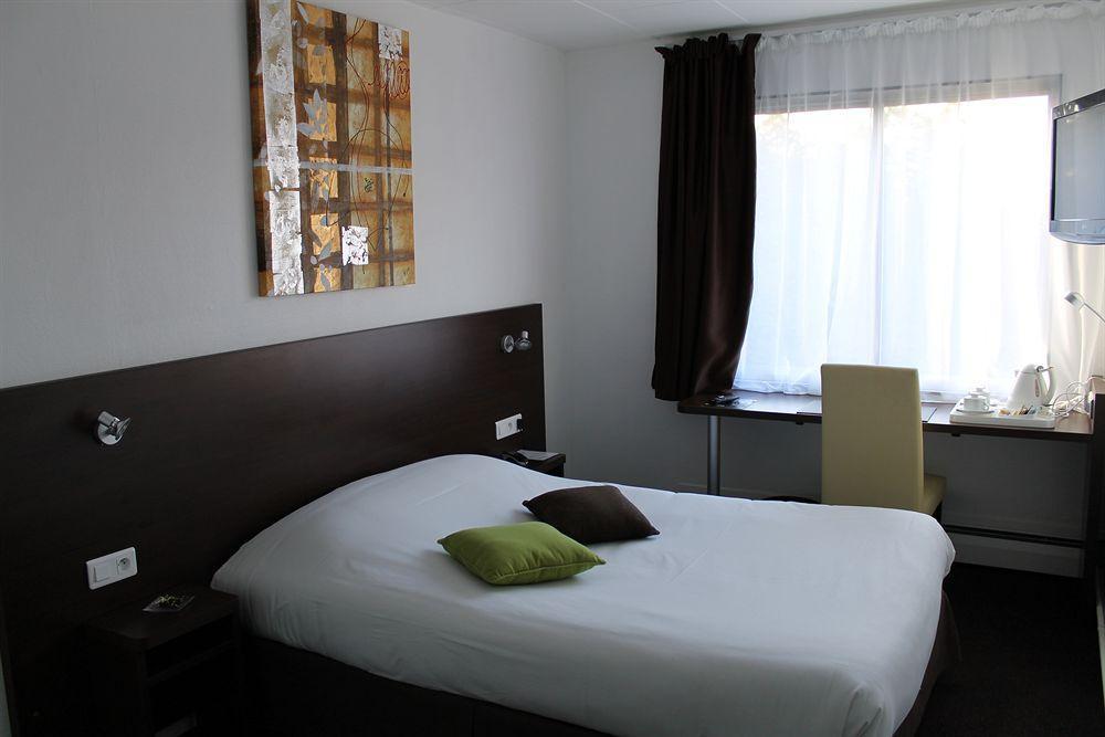 Logis Hotel & Restaurant - Le Relais De Montigny Montigny  Ngoại thất bức ảnh